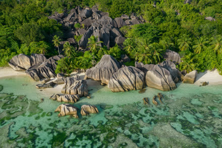 Granite boulders and a turquoise lagoon